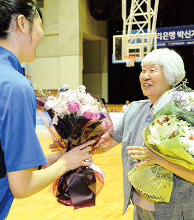 [대표 이미지] 한국 여자농구의 전설 박신자 여사 8년 만에 박신자컵 참석