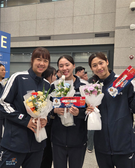 이쁜 티켓을 들고 금의환향(?)한 유림이와 해란이