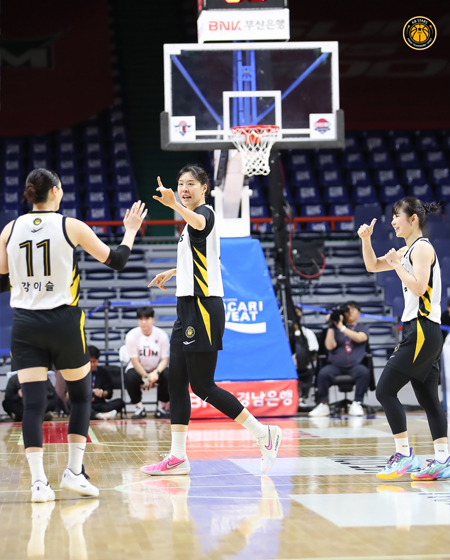 리그 최고의 가드, 포워드, 센터 허강박